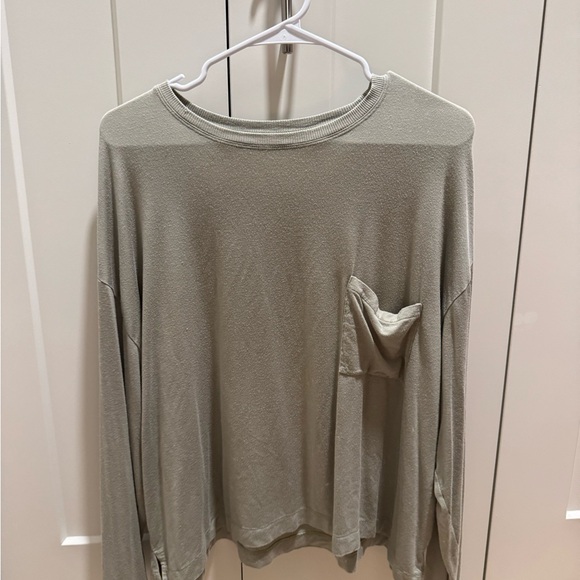 American Eagle Outfitters Tops - American Eagle Soft & Sexy Light Green Long Sleeve Top with Pocket